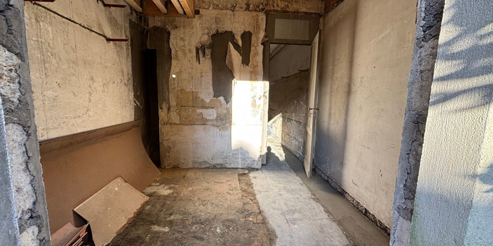 local industriel à BORDEAUX (33000)